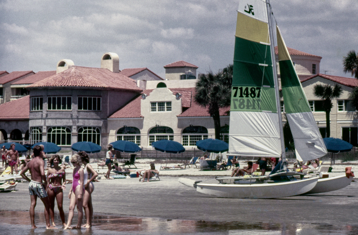 King And Prince Hotel, 1985